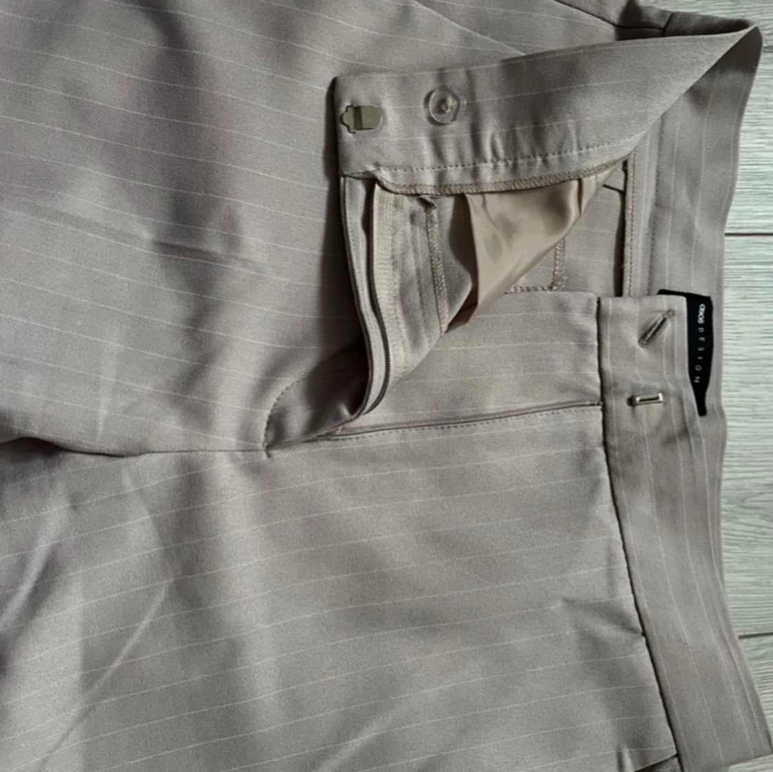 Beige kostymbyxor från ASOS DESIGN - 2