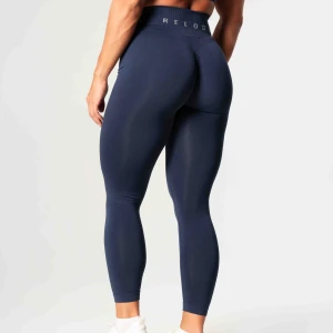 Relode tights - Jättesnygga tights från relode som inte kommer till användning. Nyskick, knappt använda. Jättebekväma och man behöver aldrig gå och dra upp dom eller fixa till dom under passet. Dom är i XS men skulle säga att dom passar de flesta storlekar då dom är jättestretchiga och sköna. Köpta för 699kr 💓💓Skriv privat för bättre bilder! ✨