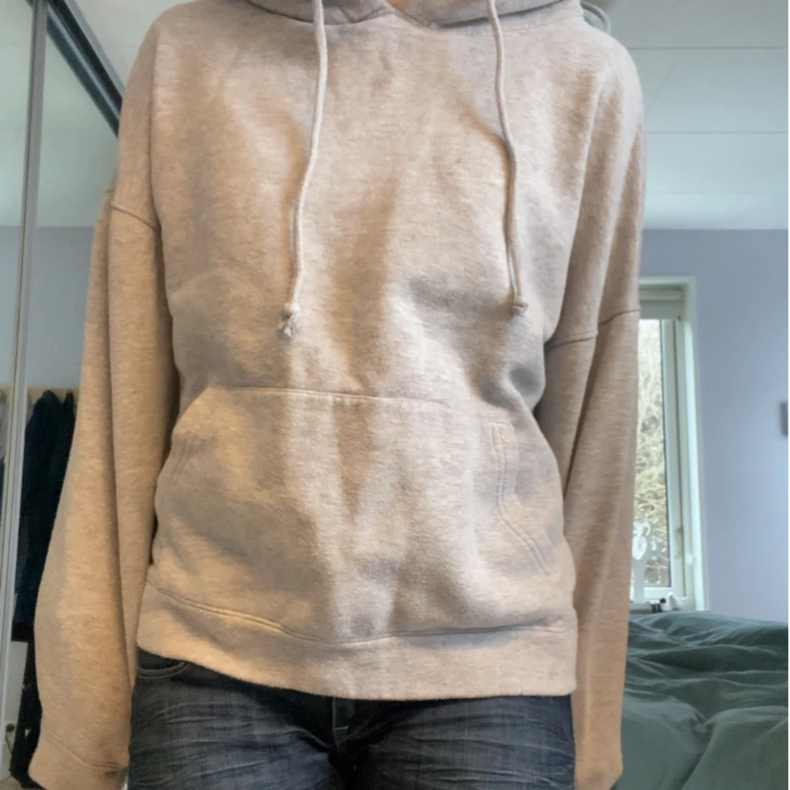 Grå hoodie från Missguided
