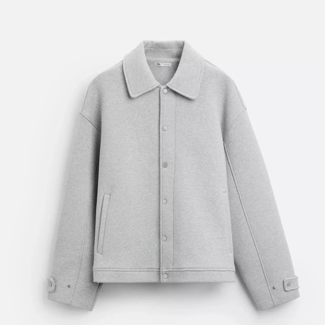 Grå jacka med dragkedja och knappar - 3