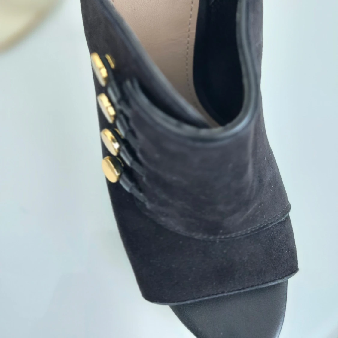 Svarta klackskor från Guess - 4