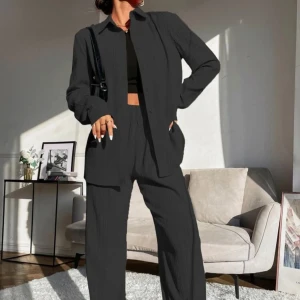 Svart skjorta - Jätte luftig material