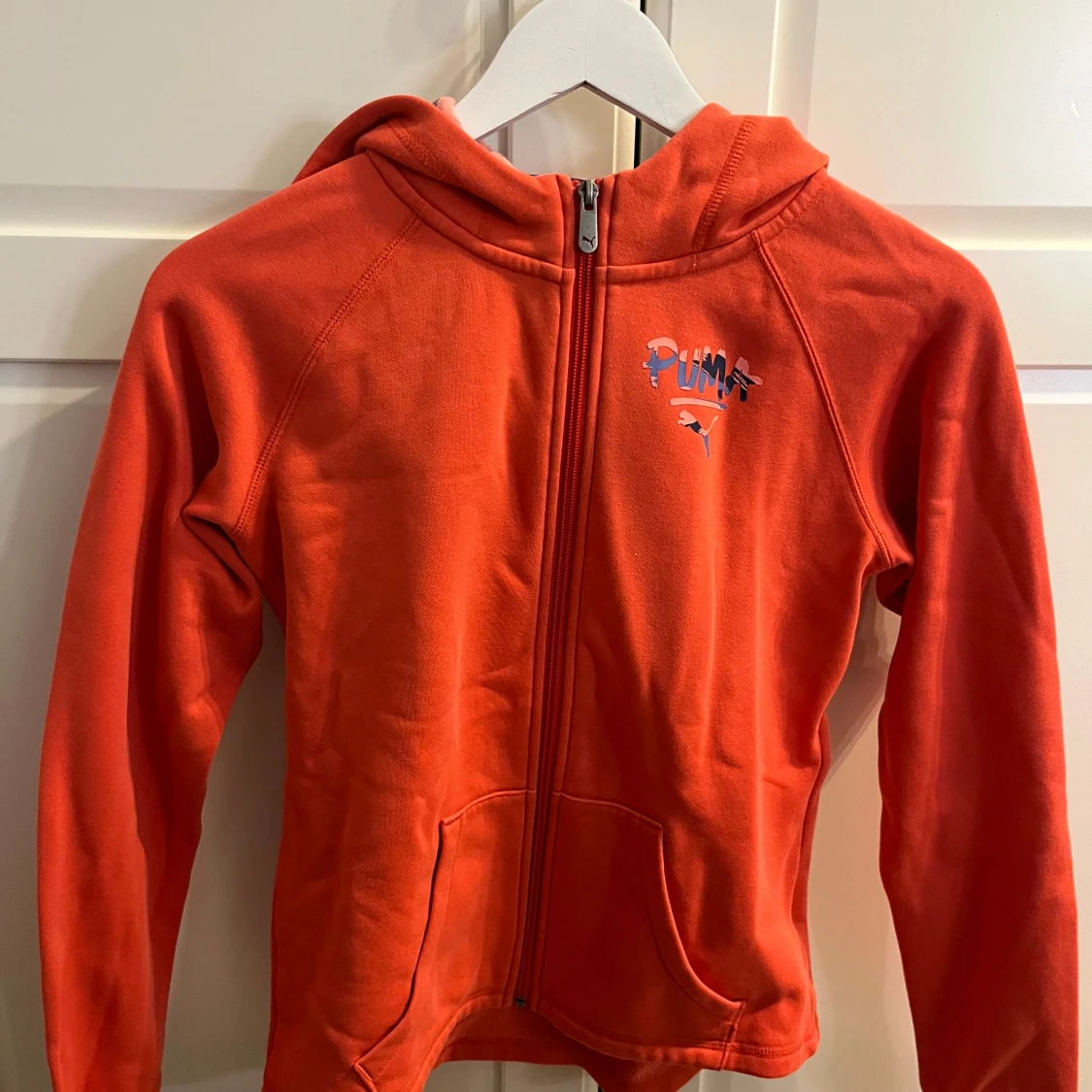 Orange hoodie från Puma