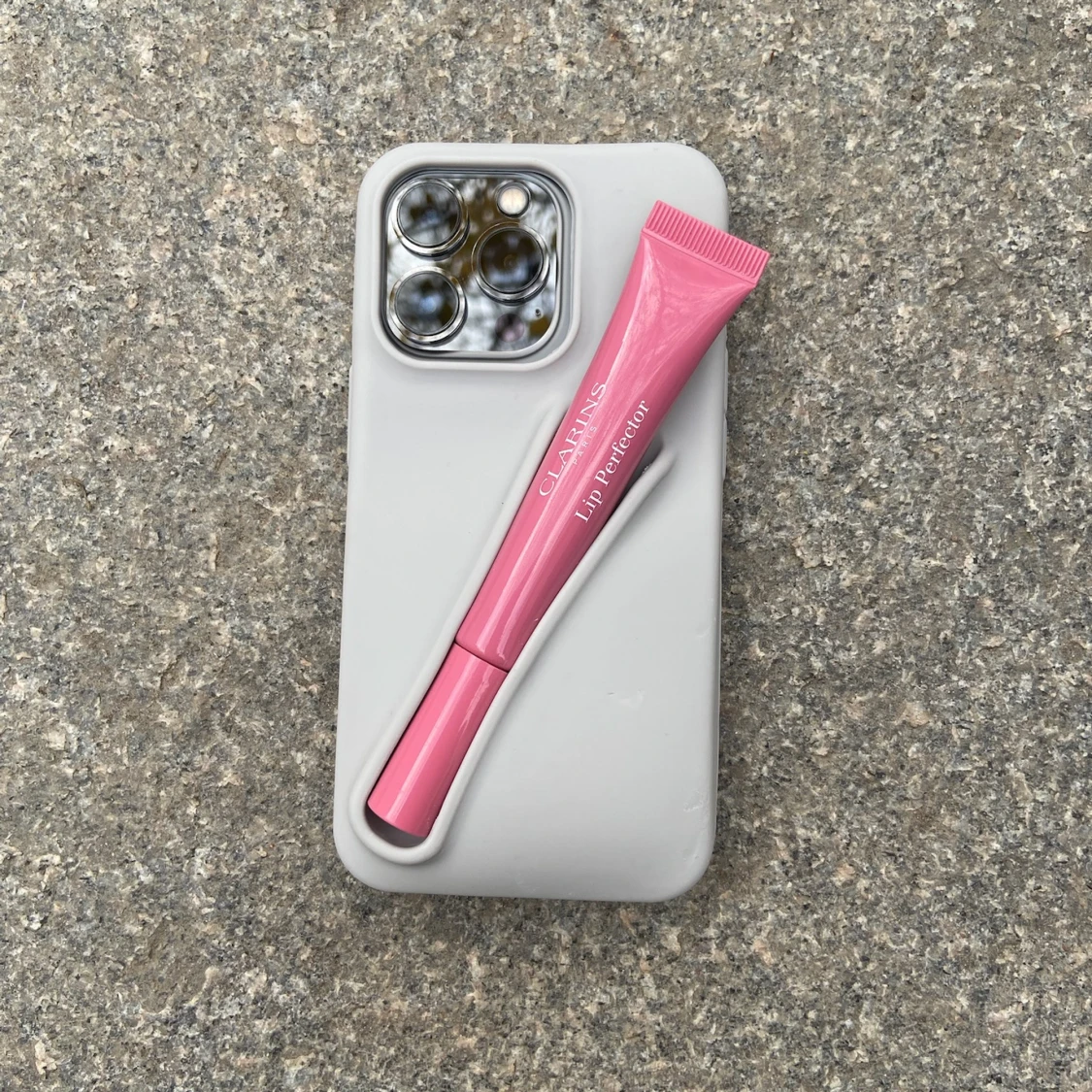 Mobilskal med läppglanshållare från Amore UF - 1