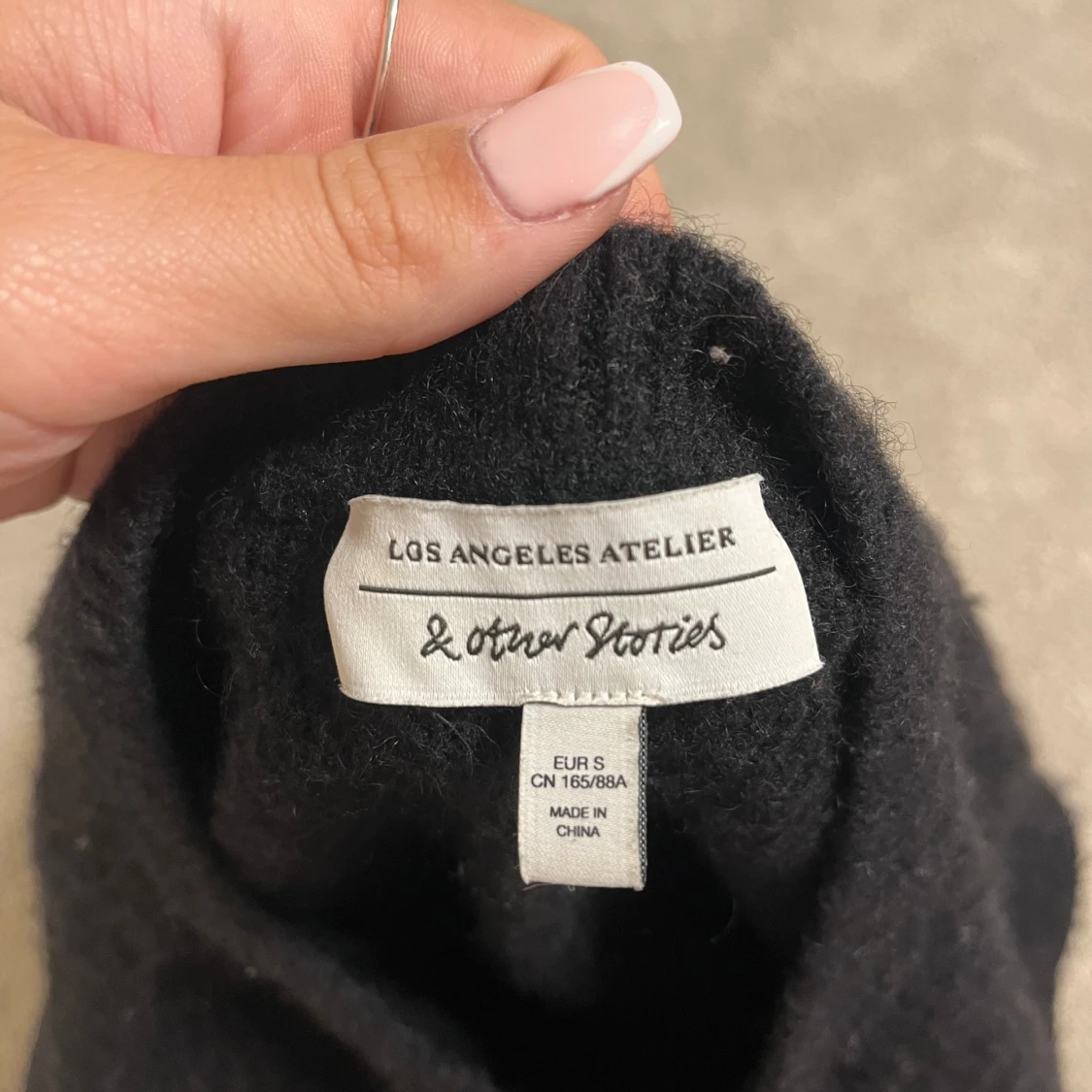 Svart stickad tröja från & Other Stories - 1