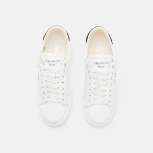 Zadig Voltaire sneakers  - Sparsamt använda sneakers från Zadig & Voltaire i storlek 37 men passar även 38 (små i storlek)🩶nypris 3095kr, kartong och dustbag följer med