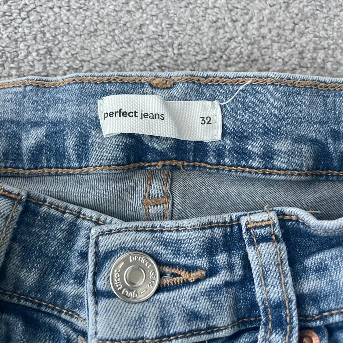 Bootcut ljusblå jeans från Perfect Jeans - 3