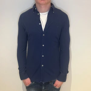 Ralph lauren skjorta - Ralph lauren skjorta | Skick: 9/10 | Size - M (passar S) |   Märke - Ralph lauren | Fraktar via postnord eller instabox på köparens bekostnad | Hör av dig vid minsta fråga eller fundering // RDL