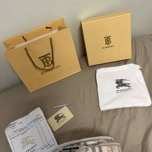 Bälte - Stilren bälte. Allt i bilderna ingår