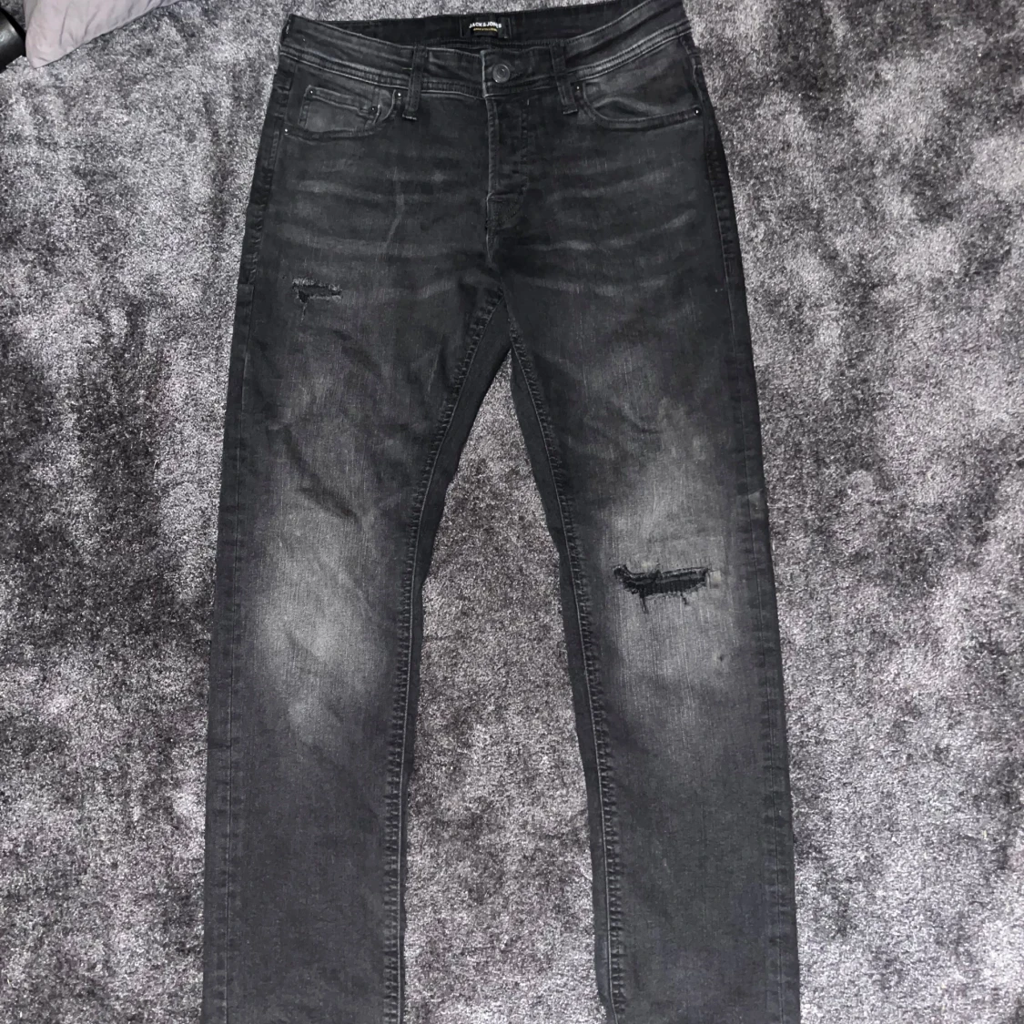 Svarta slitna jeans Jack and Jones - 1