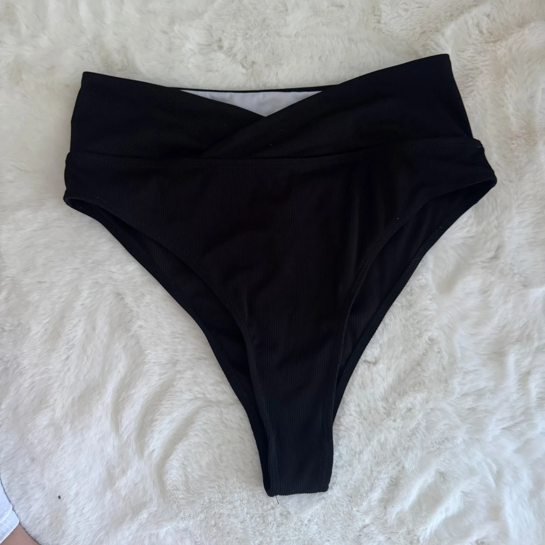 Svart bikiniunderdel från SHEIN XL