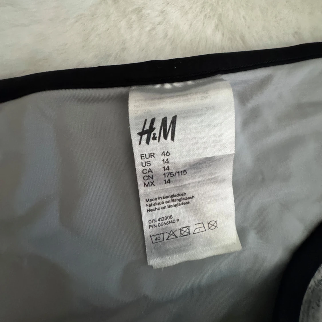 Grå bikiniunderdel med svarta kanter H&M - 2
