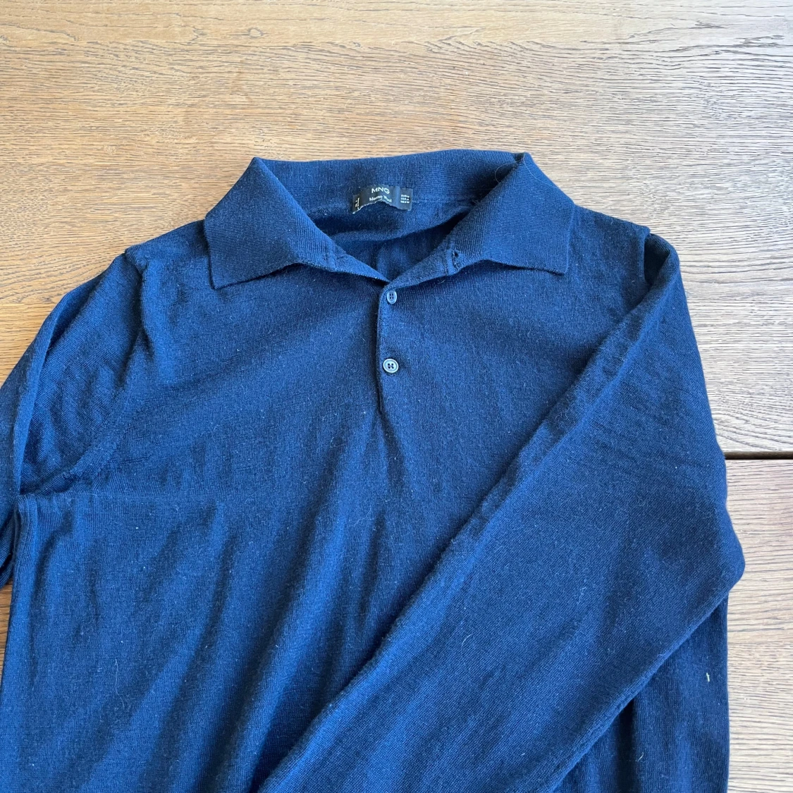 Mörkblå merinoull pikétröja från Mango - 2