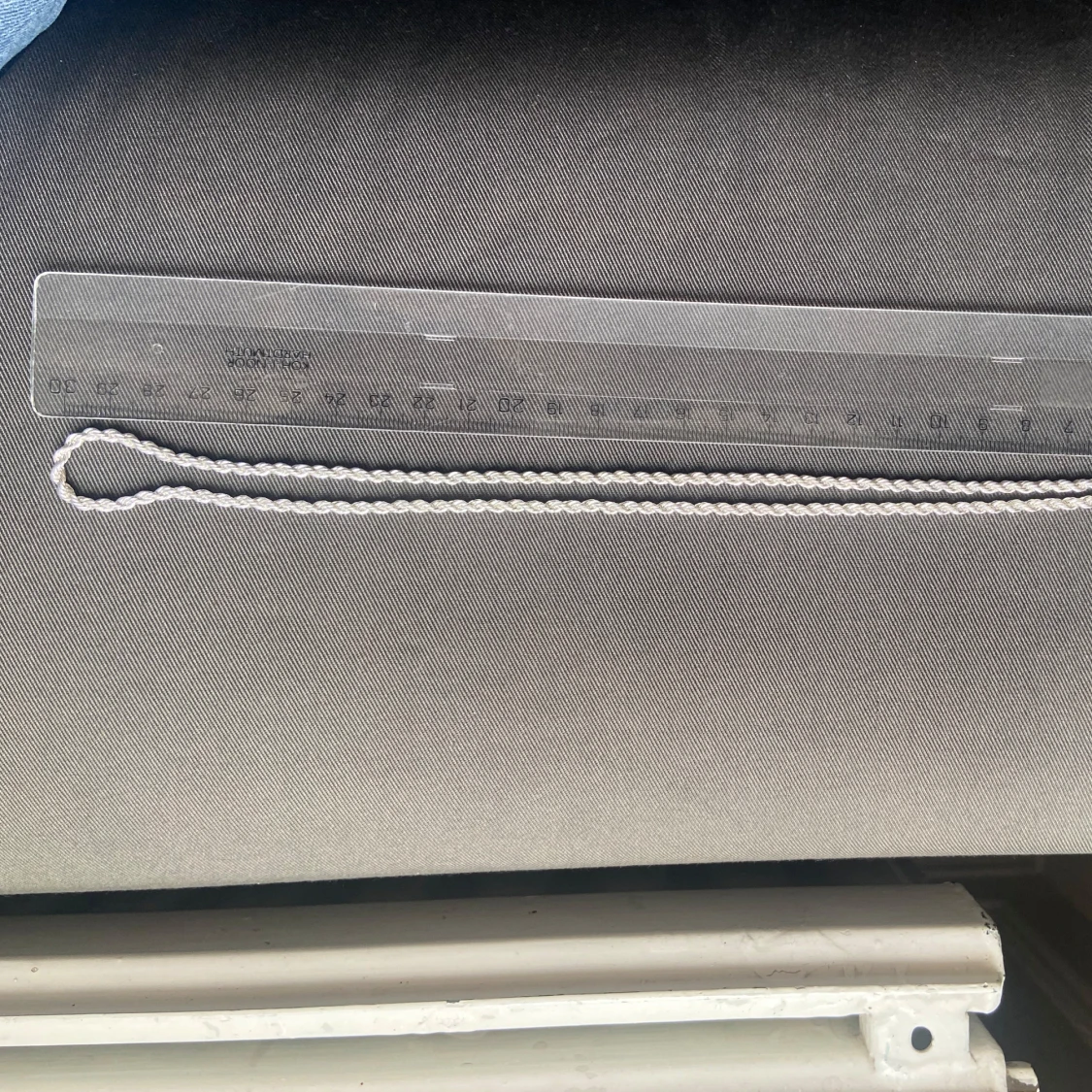 Silverpläterat halsband från Snö of Sweden med tvinnad design  - 2