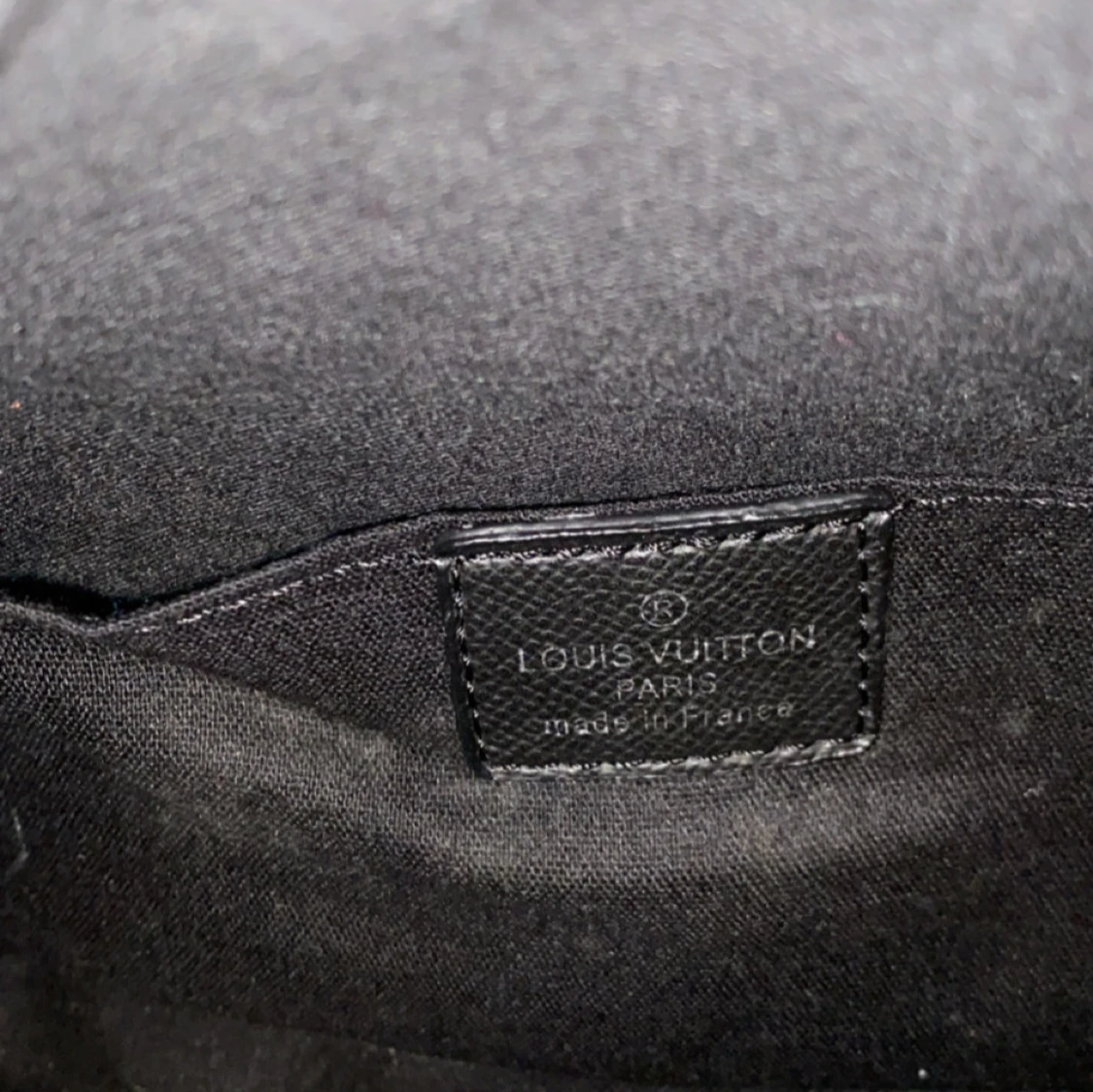 Svart axelväska med monogram - 4