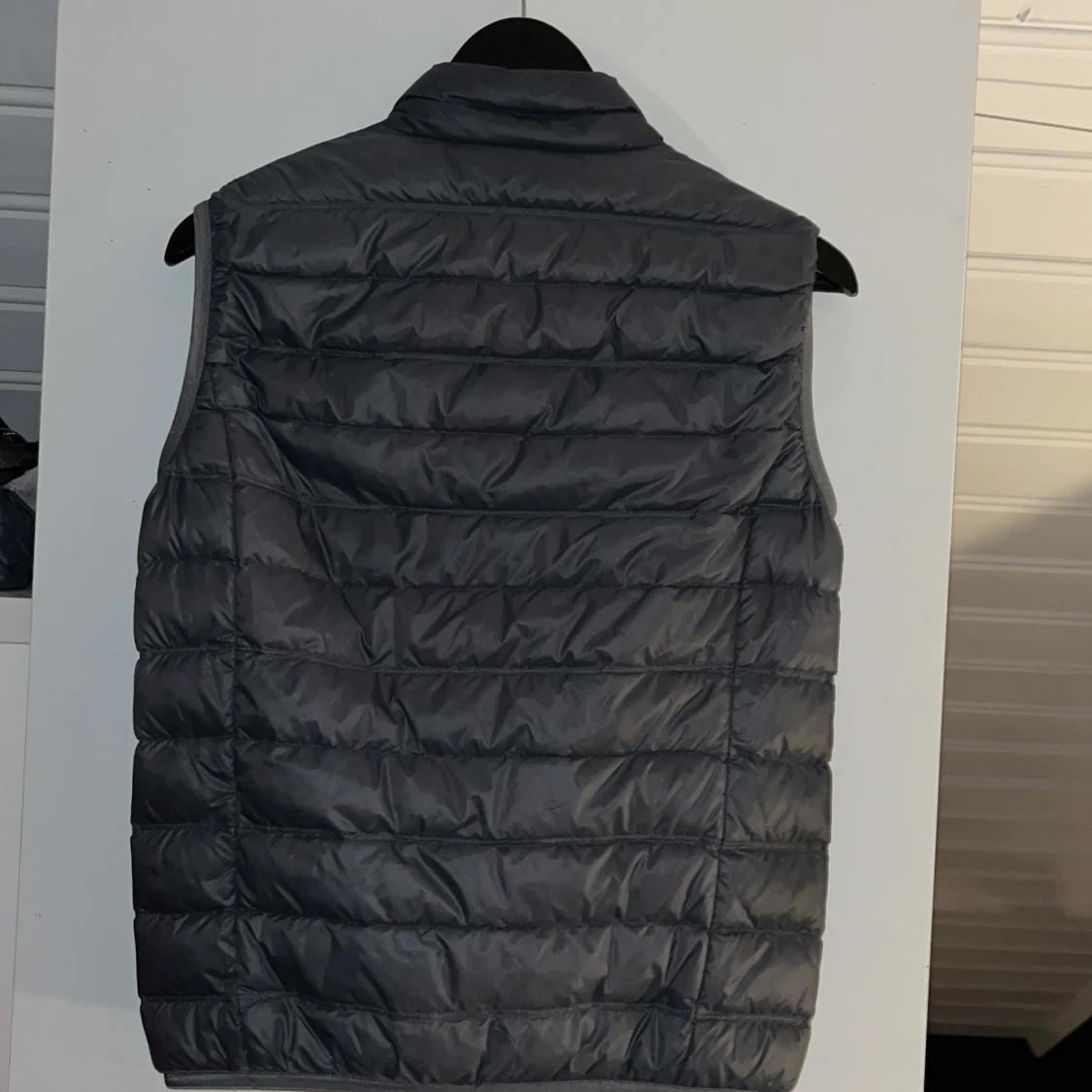 Grå dunväst från Emporio Armani - 1