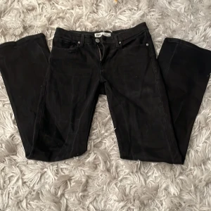 Jeans - Svarta jeans från Zara 