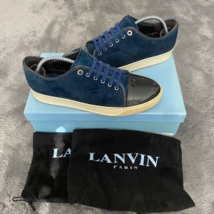 Lanvin skor - Tja! Säljer nu dessa riktigt snygga lanvin skorna! Skorna är i bra skick!  Skorna är i uk9-43/44! Lanvin box medföljer vid köp’ skriv vid frågor eller bilder! Vid snabbaffär=bättre pris!