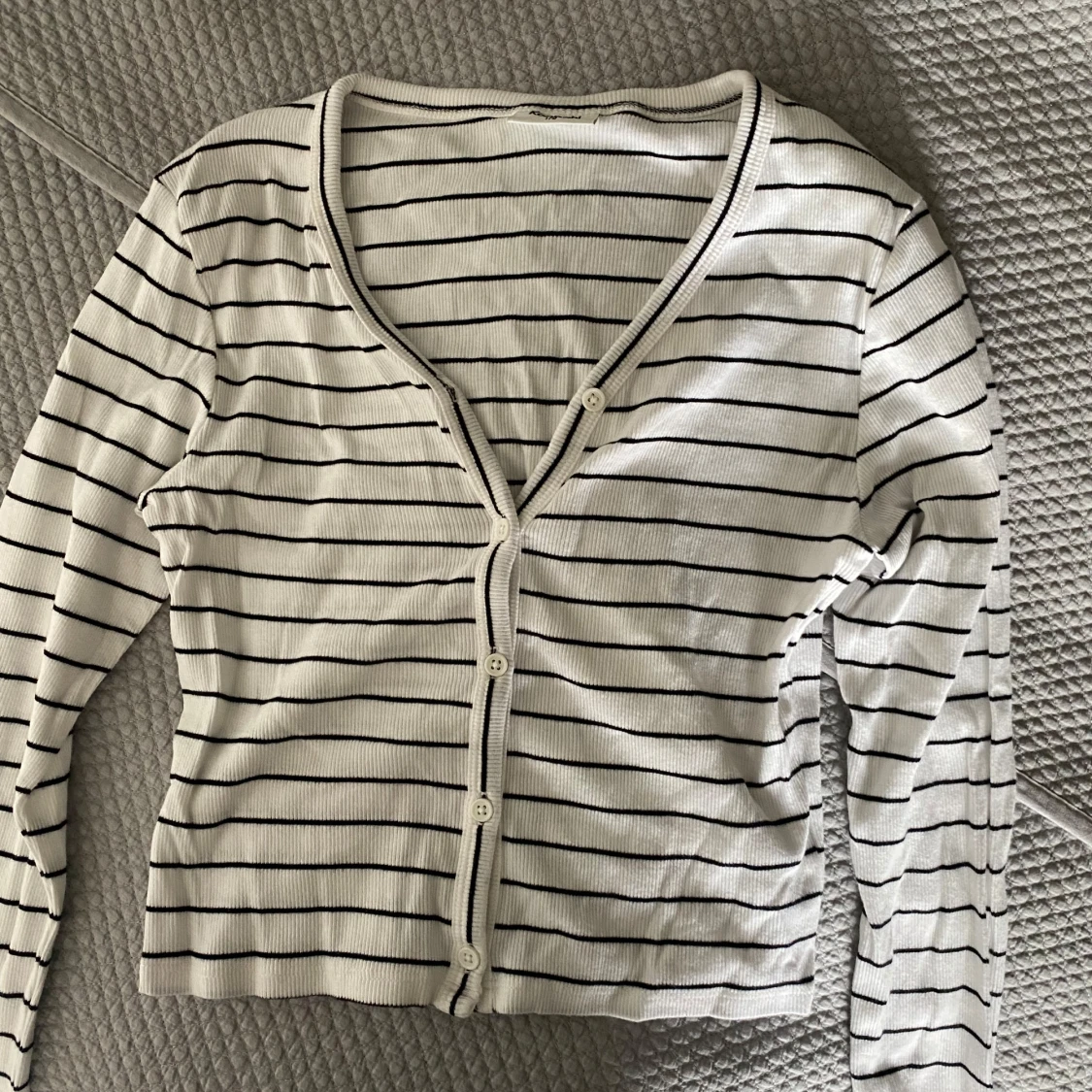 Vit och svart randig kofta - 1