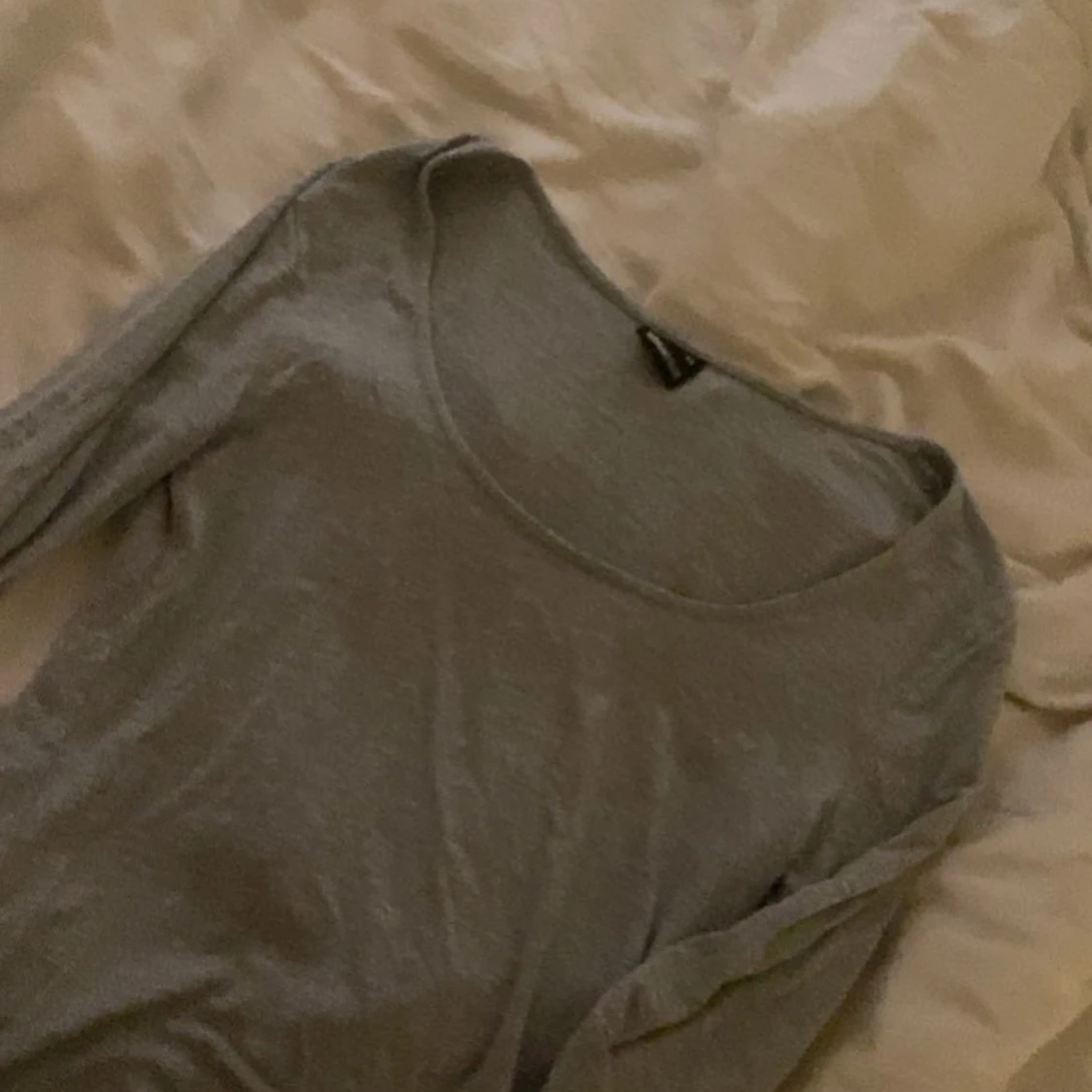 Grå långärmad topp - 1