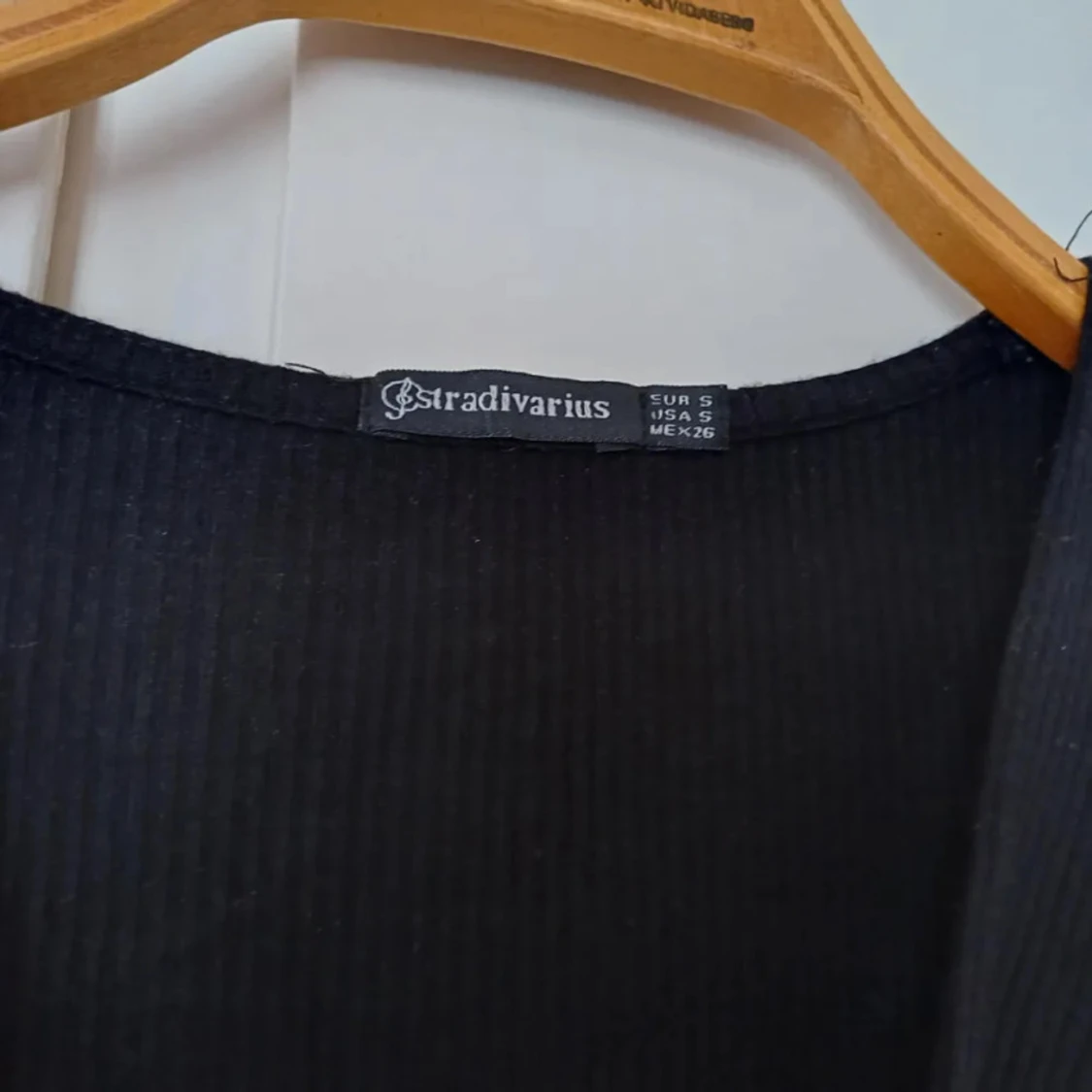 Svart ribbad topp från Stradivarius - 1