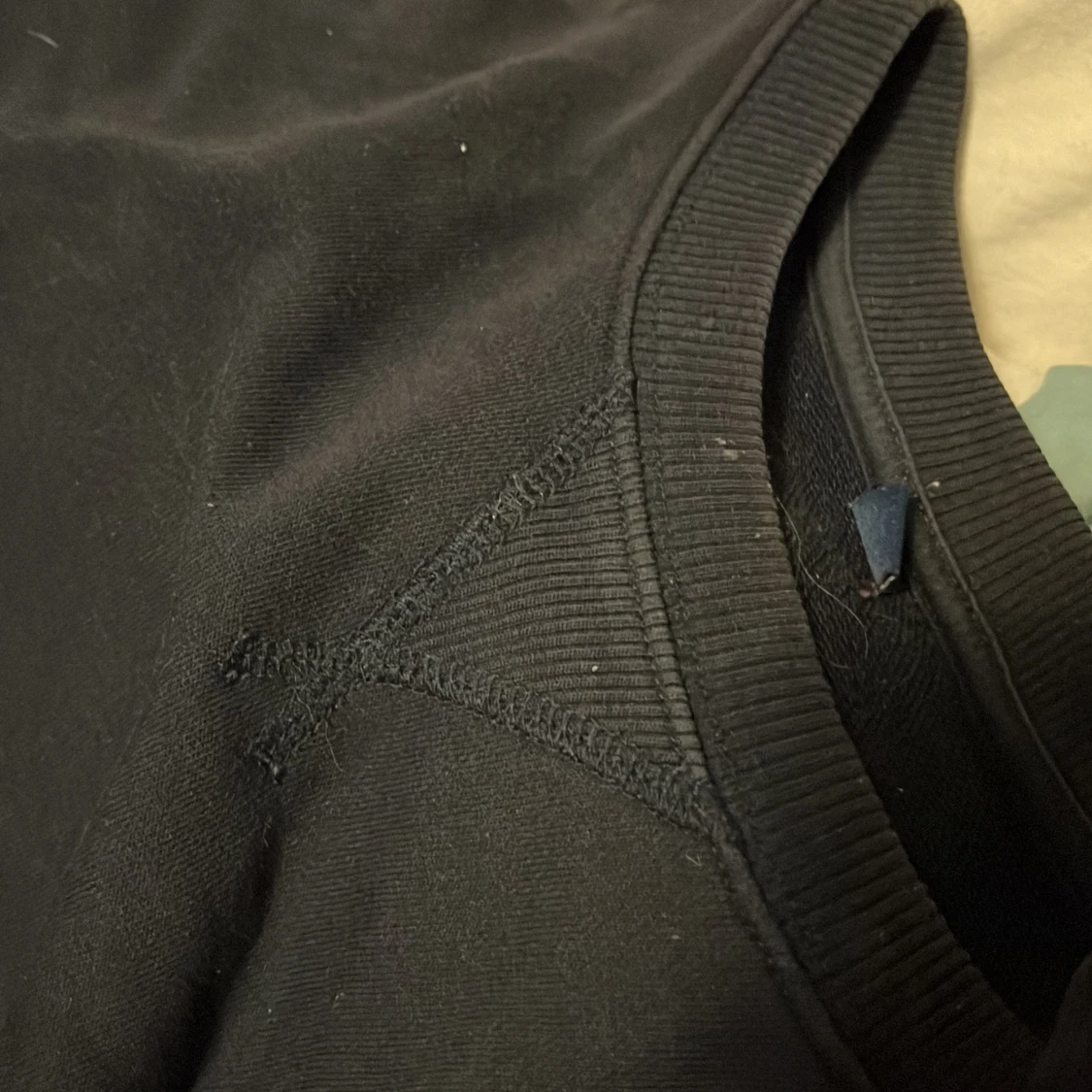 Marinblå tröja - 1