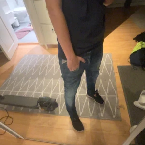 Replay jeans - Säljer nu ett par replay jeans som är riktigt feta replay jeans till ett riktigt bra pris🎉🎉