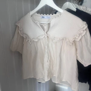 Zara topp - Jättefin blus ifrån zara i stl s