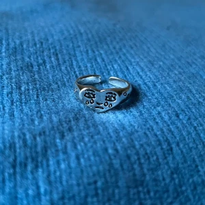 Melancholy heart ring - Storlek 7 men justerbar