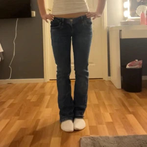 LTB Jeans - Lågmidjade bootcut jeans från Ltb, storlek 26/30, midjemått: 66cm runt  skriv om du har frågor! 