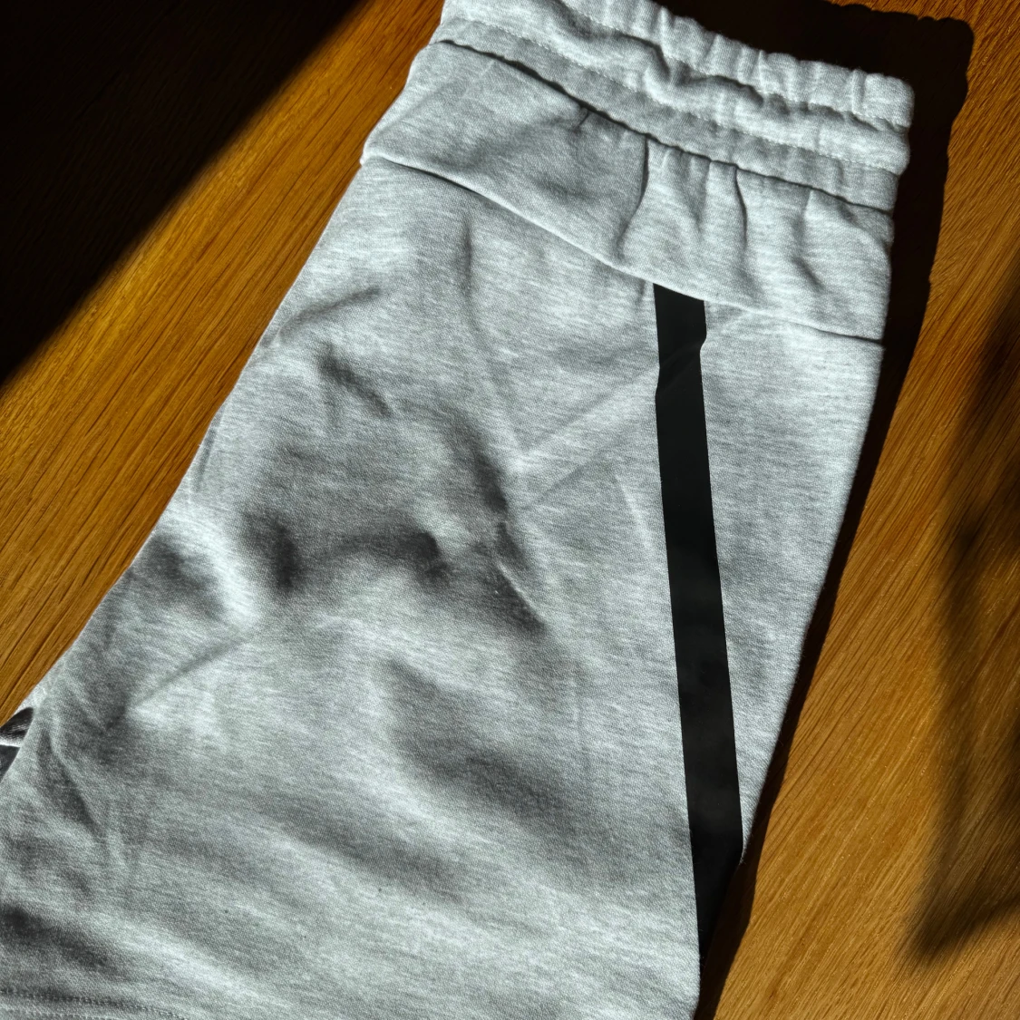 Grå mjukisbyxor med snörning - 3