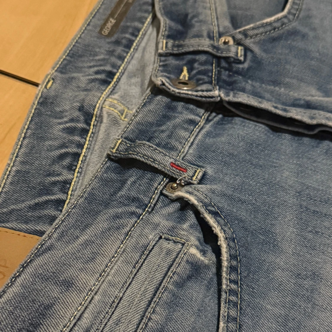 Dondups med slitningar - 1