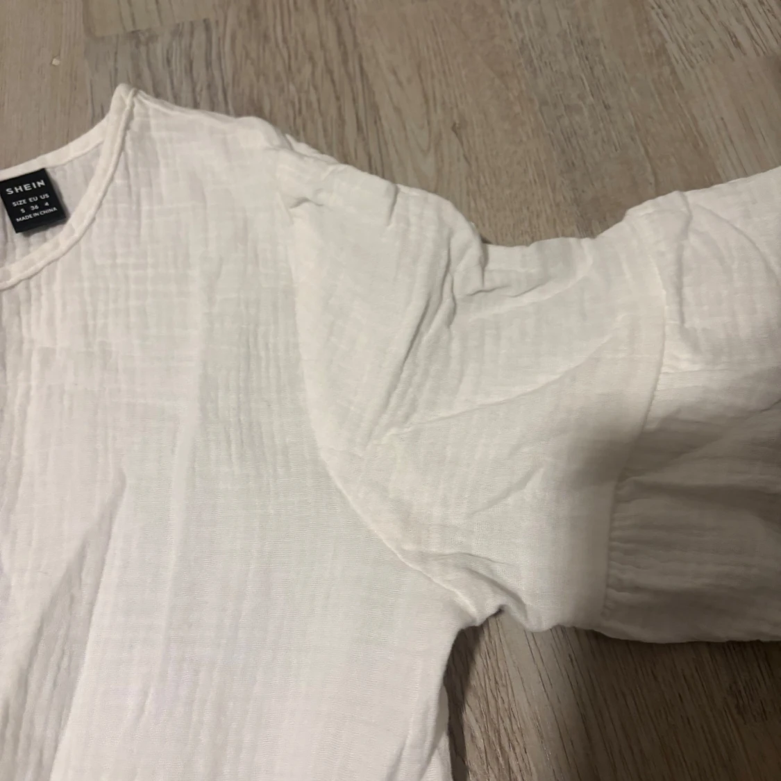 Vit klänning från Shein INTE ANVÄNT  - 1