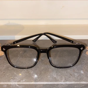 Chrome hearts glasögon - Feta blåljus chrome hearts glasögon! Snygga och simpla. För mer funderingar skriv gärna