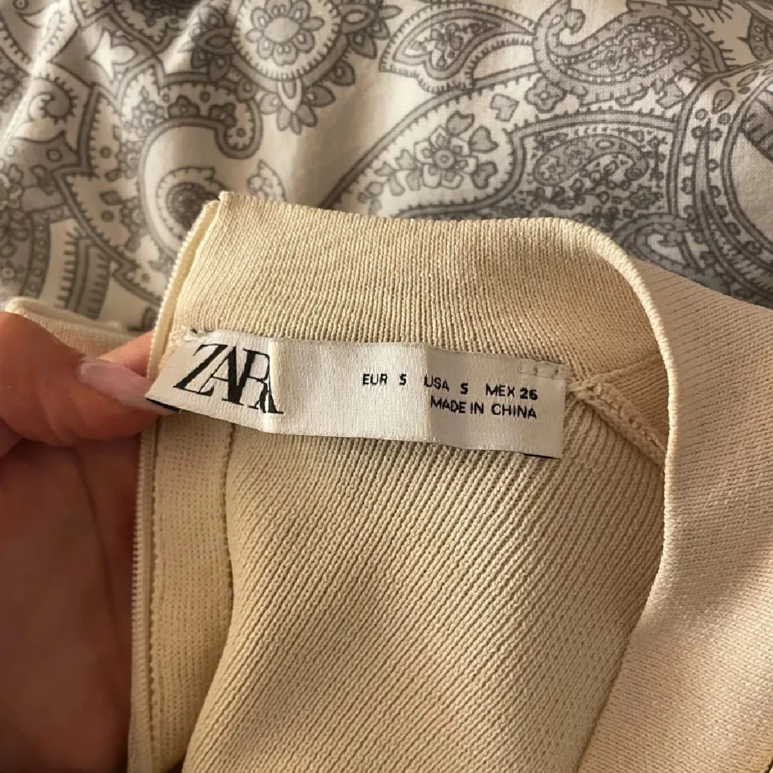 Beige ribbad topp från Zara - 1
