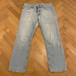 Tiger of Sweden jeans - Stilrena jeans från tiger of Sweden. Storlek 34x32. Mått finns på bilderna.