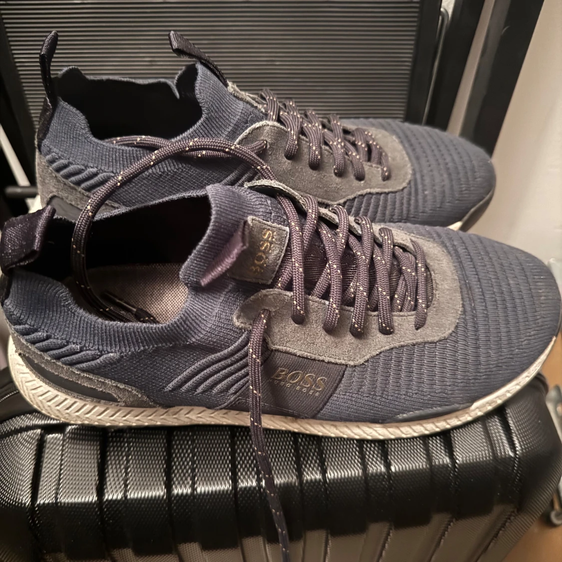 Mörkblå sneakers från Boss - 1