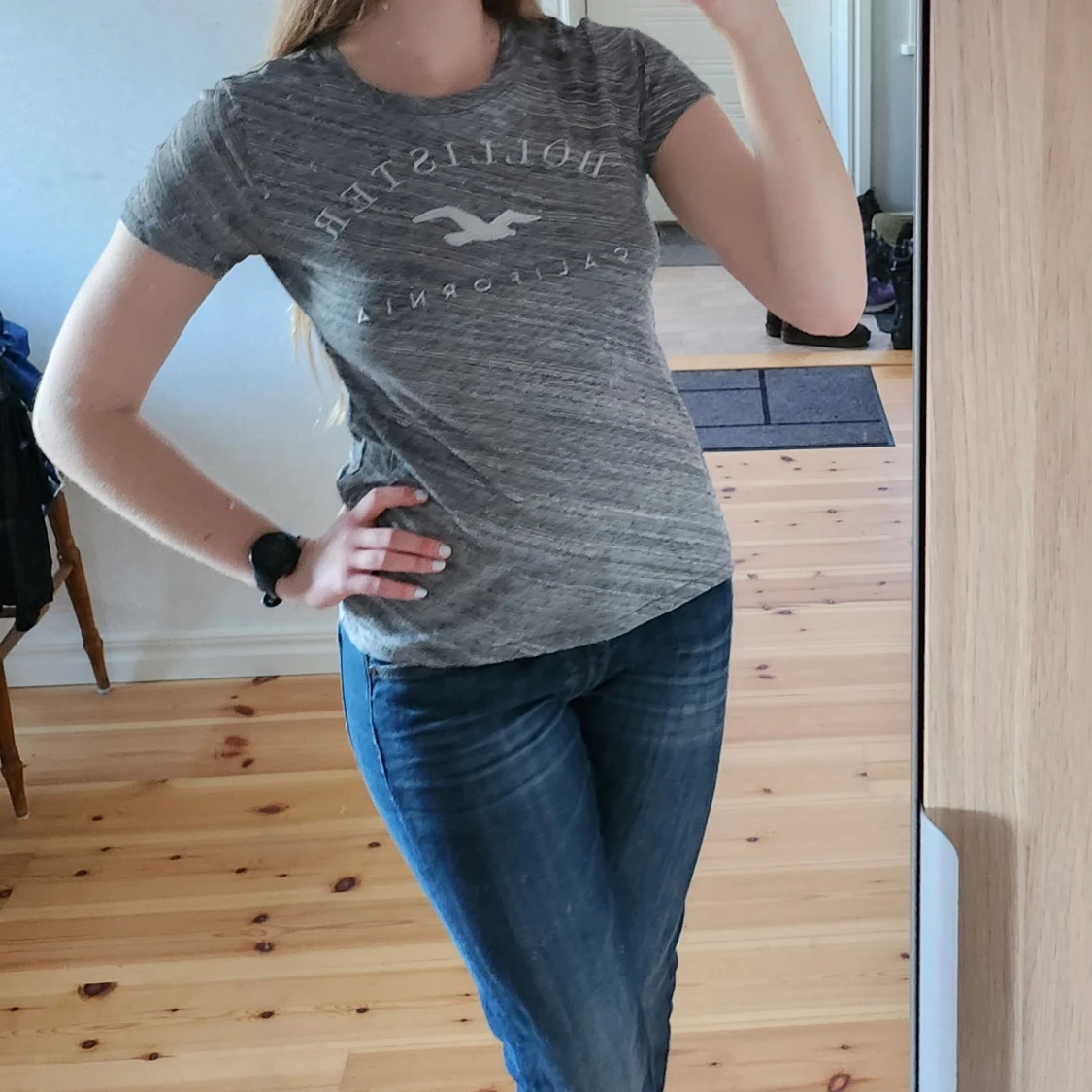 Grå t-shirt från Hollister - 2