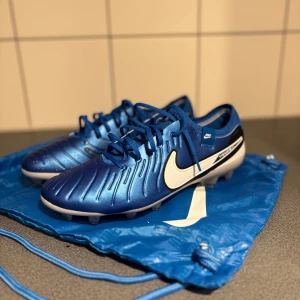 Nike tiempo legend 10 elite  - Helt oanvända, storlek 44,5. Låda finns till, pris kan även diskuteras. 