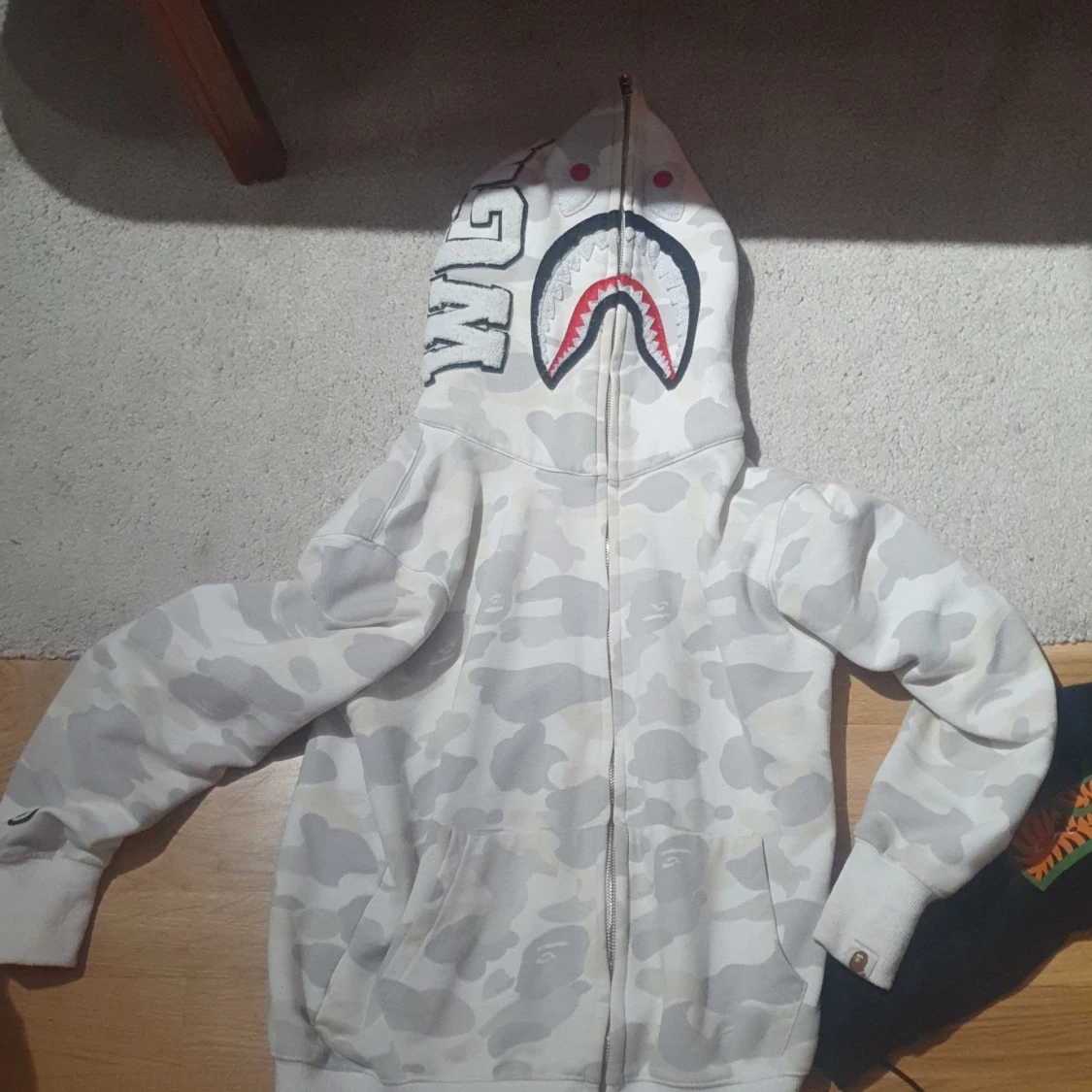 Vit camo hoodie från A Bathing Ape