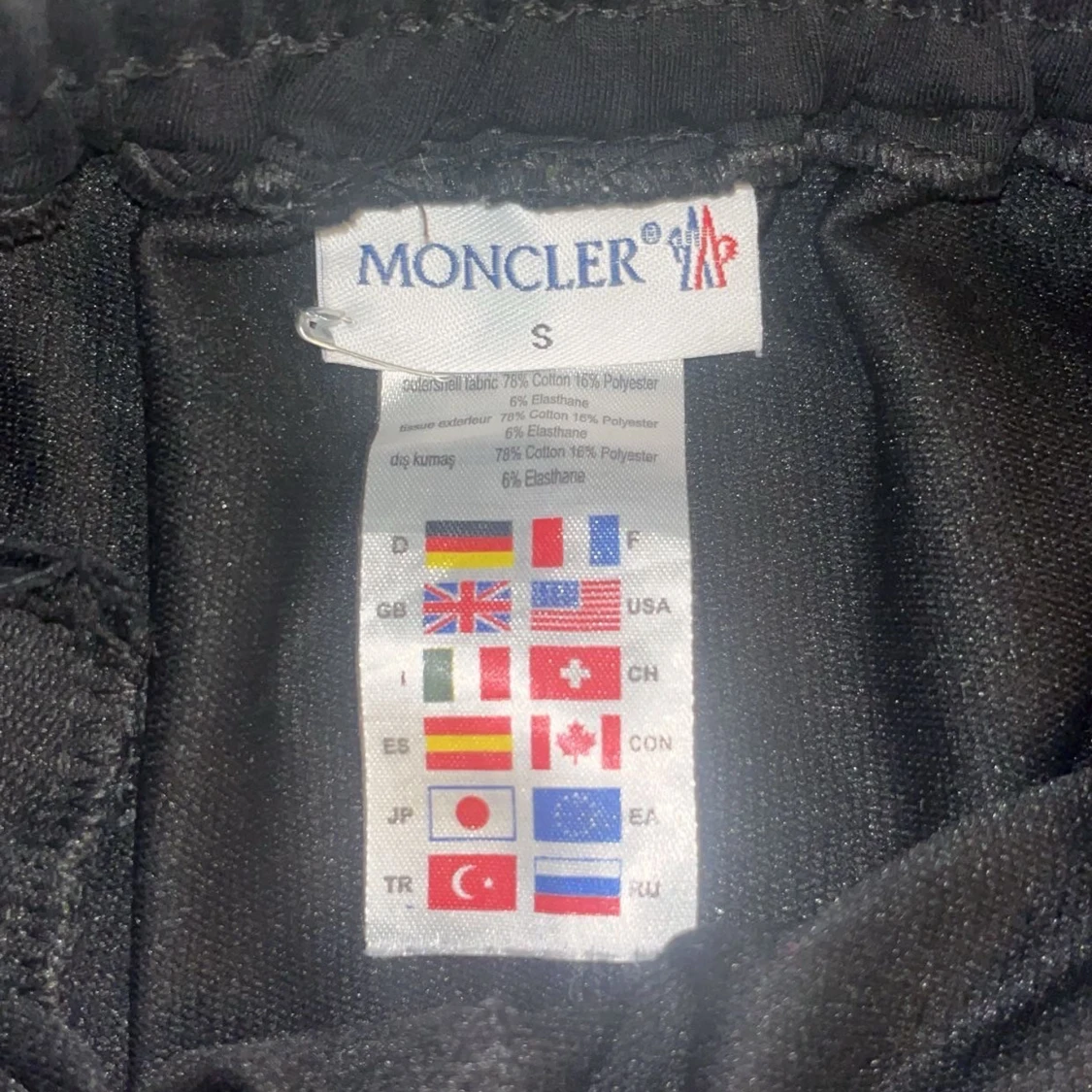 Svarta shorts från Moncler - 2