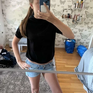 Bundle 2 tröjor ( beskrivning - Ni kan även köpa separat. 120kr st.💕Fråga om storlek