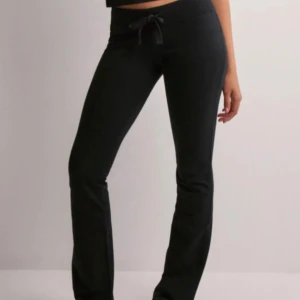 Cozy chill pants - Säljer dessa mjukisar från NELLY, de är i storlek xxs, perfekt till vardags när man bara vill chilla, dessa säljs inte längre på hemsidan!!! Og pris 299! Pris går att diskuteras 💞