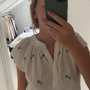En jätte söt blus💕 - En jätte söt blus från lindex 💕💕