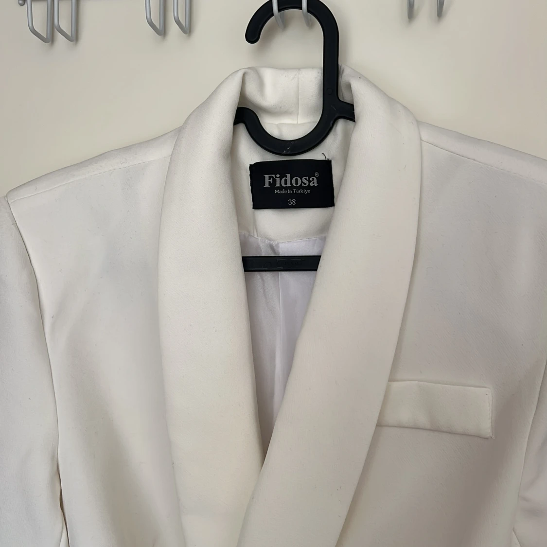 Vit kavaj med bälte från Fidosa - 4