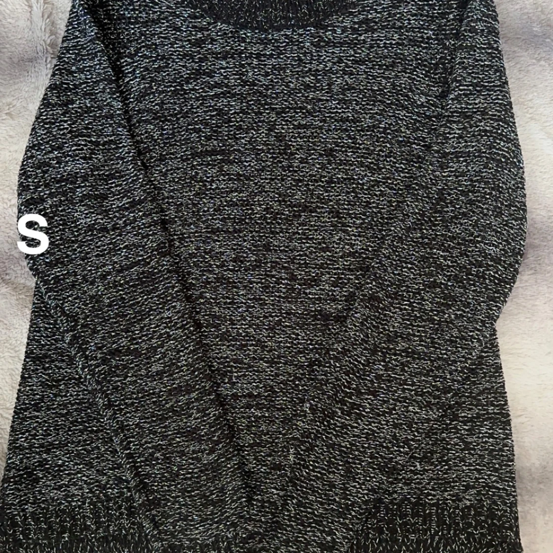 Mörkgrå stickad tröja i storlek S