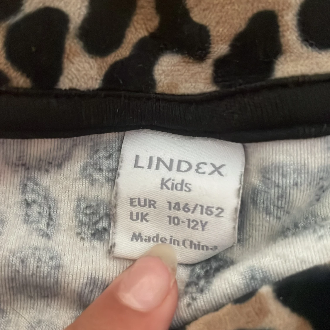 Leopardmönstrad tröja från Lindex - 3