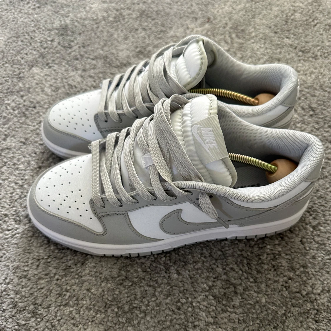 Nike Dunk Low vit/grå sneakers - 2
