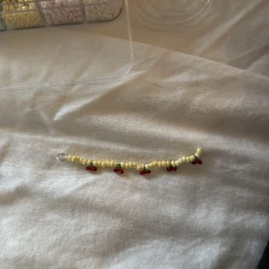 Keychain/bagchain - Hemmagjort av pärlor :) 7 cm