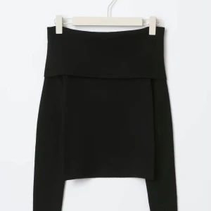 Svart off shoulder tröja - Använd en gång, fint skick